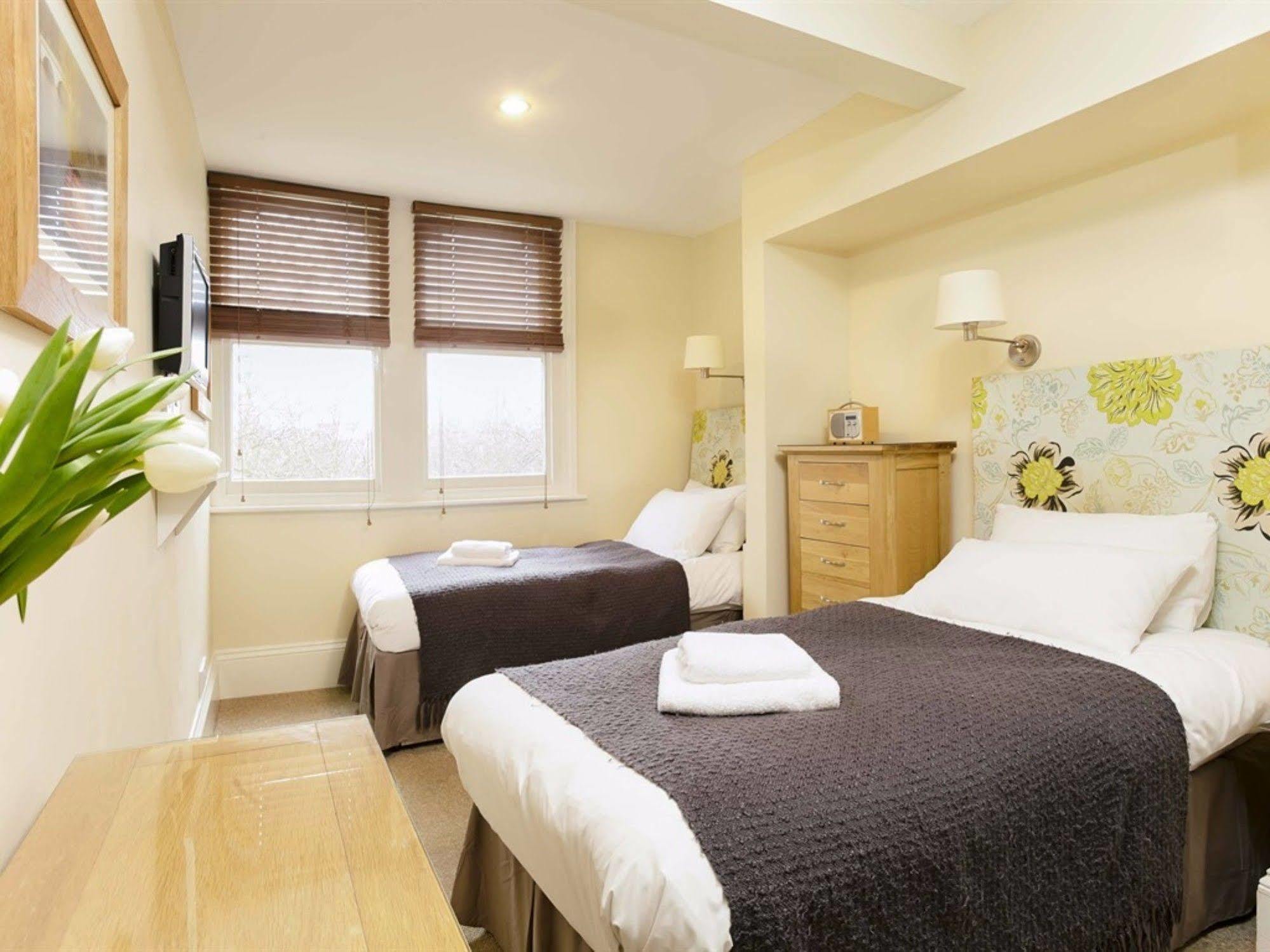 Regency House 3*